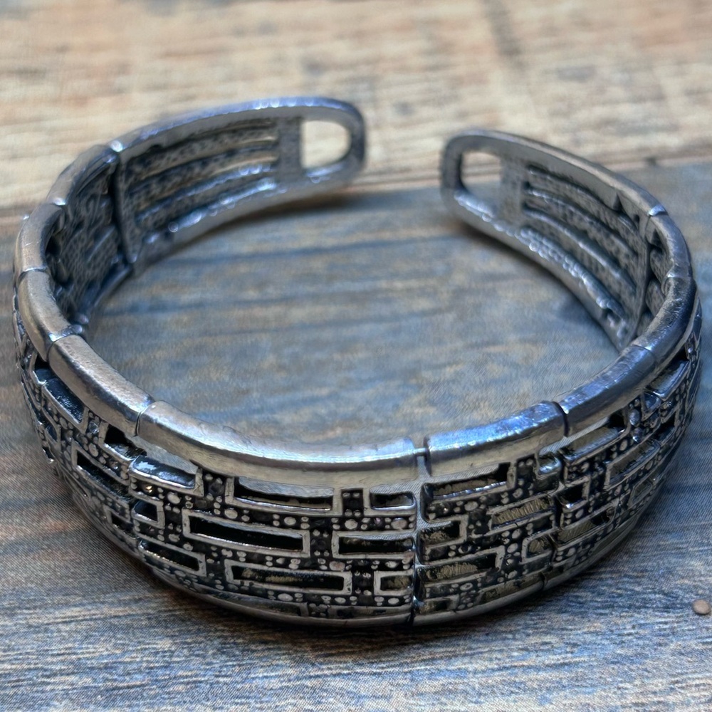 Vintage Silver Geometric Cuff Bracelet E32